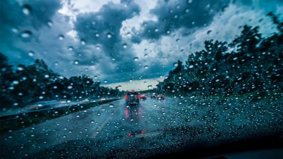 7 Consejos para conducir con seguridad bajo la lluvia