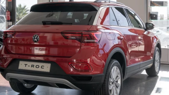 Volkswagen T-Roc rojo SUV de segunda mano en Málaga y Córdoba, estilo vibrante y rendimiento excepcional